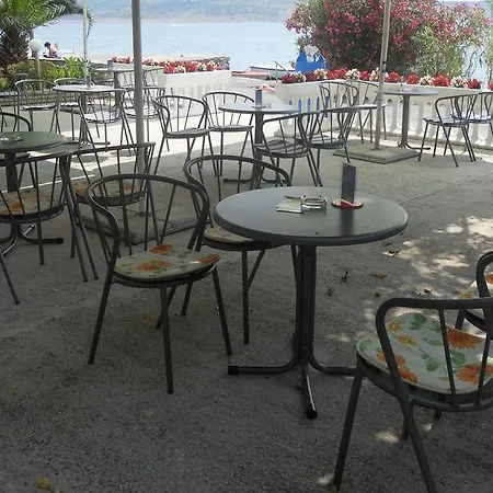 krevet i doručak Miramar Starigrad Paklenica