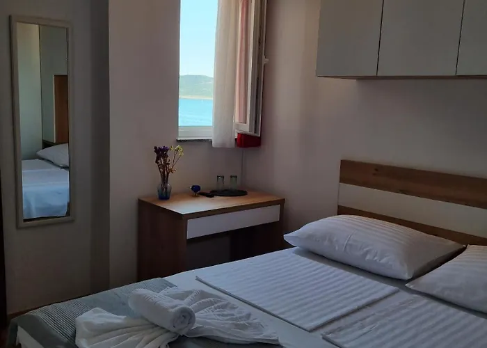 Miramar Bed & Breakfast