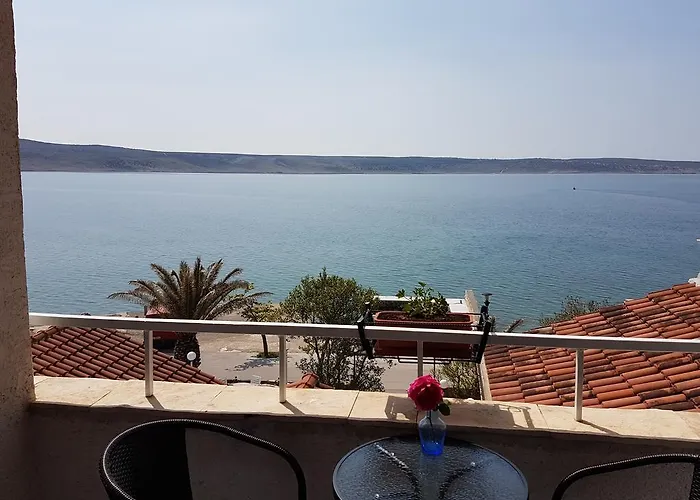 Miramar Bed & Breakfast